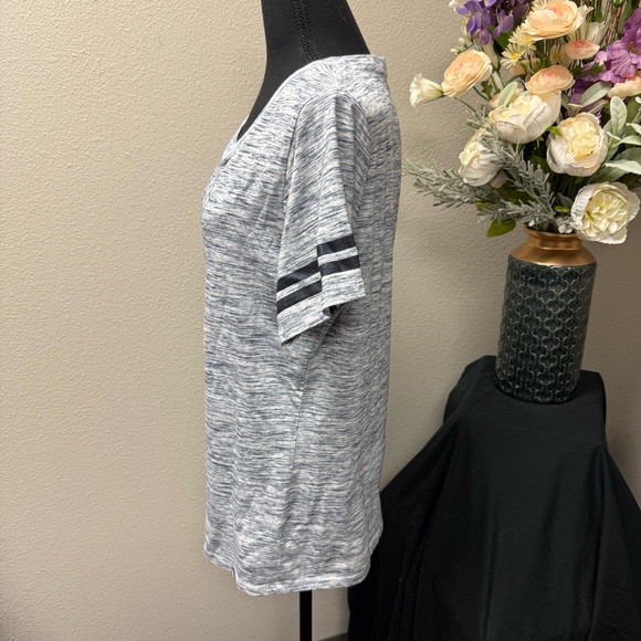 NFL Dallas Cowboys Gray Varsity Stripe Tee 2XL Women’s Fan Shirt Football - Picture 3 of 9